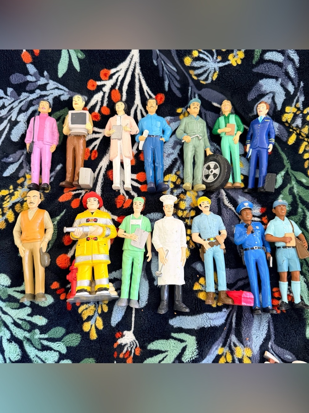 Set of 14 Kids Role Play Action Figures - Multicolor
